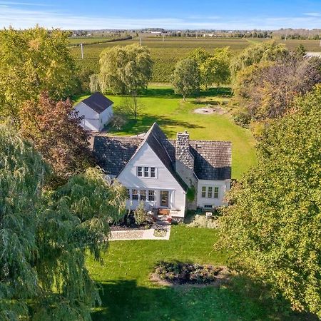 Waterfront Niagara-On-The-Lake Farmhouse On A Vineyard Villa Exterior photo