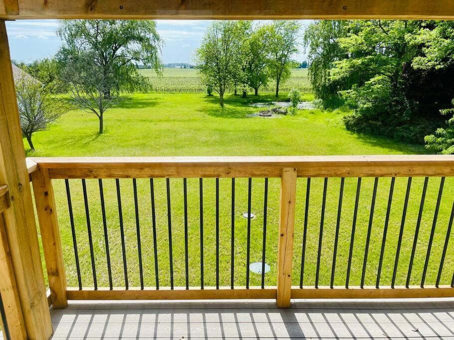 Waterfront Niagara-On-The-Lake Farmhouse On A Vineyard Villa Exterior photo